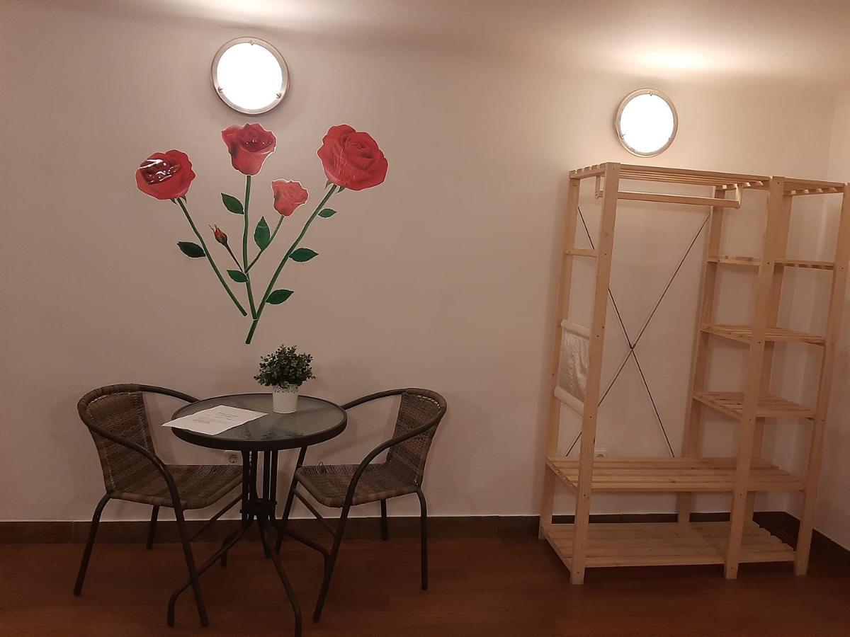 Apartman Vorosmarty Apartment บูดาเปสต์ ภายนอก รูปภาพ